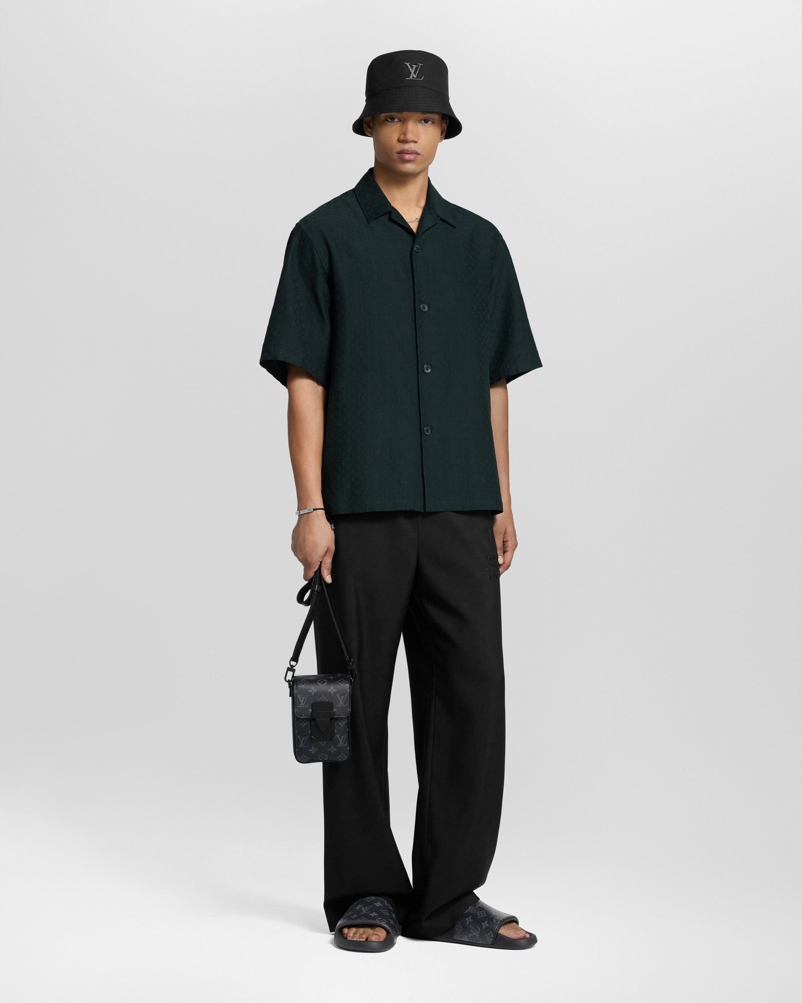 ゆ*ず様 LOUIS VUITTON ルイヴィトン オンリーLV バケットハット バケットハット・オンリー LV S00｜ルイ・ヴィトン 公式サイト - M5059M